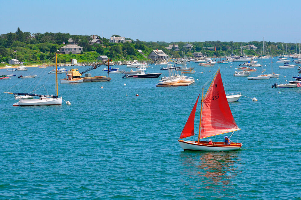 Martha's Vineyard & Nantucket Easygoing E-bike Tour — Backroads