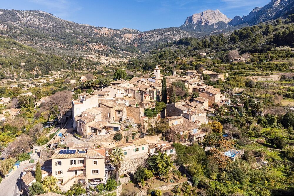 Spain's Mallorca Lodge-to-Lodge Hiking Tour — Backroads