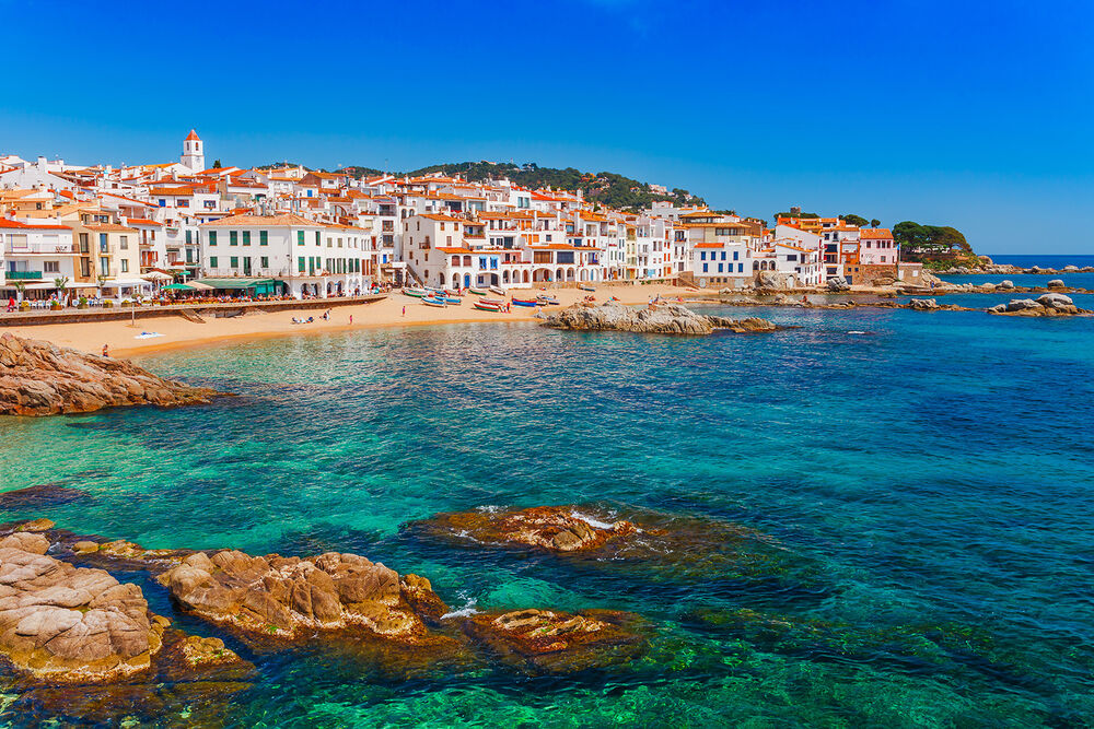 Spanish Pyrenees to Costa Brava Easygoing E-bike Tour — Backroads